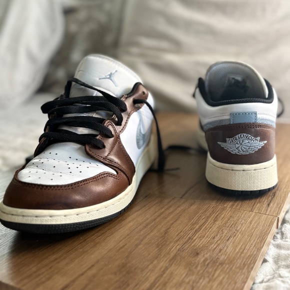 Air Jordan 1 Low SE - Picture 5 of 9